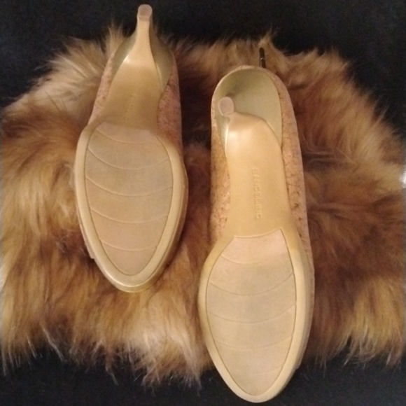 Bandolino gold peep toe pump - Picture 4 of 9